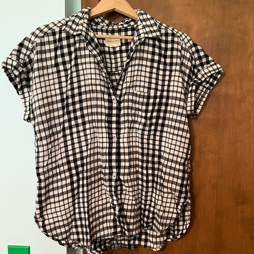 American Eagle plaid flannel button down top